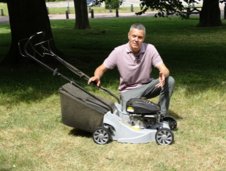 Petrol Self-Propelled Lawn Mowers Buyers Guide