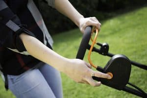 Yard Force 32cm Cordless Rotary Lawnmower Safety