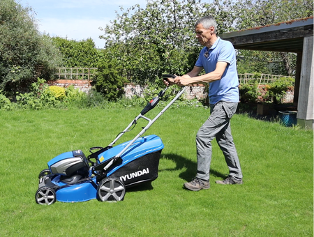 Do I Need Push Or Self-Propelled Cordless Mower