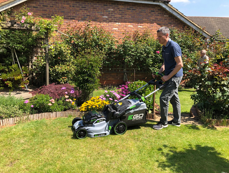 Choosing A Self Propelled Lawn Mower