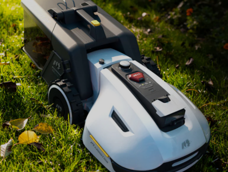 YUKA 3D Vision Robot Lawn Sweeping Mower